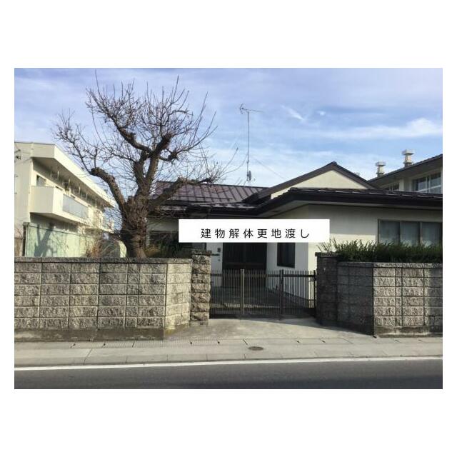 敷地正面より。解体し、更地で引き渡し致します。