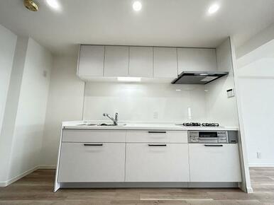 キッチン「冷蔵庫設置スペースを確保しております。」