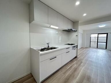 キッチン「別角度からの写真です。」