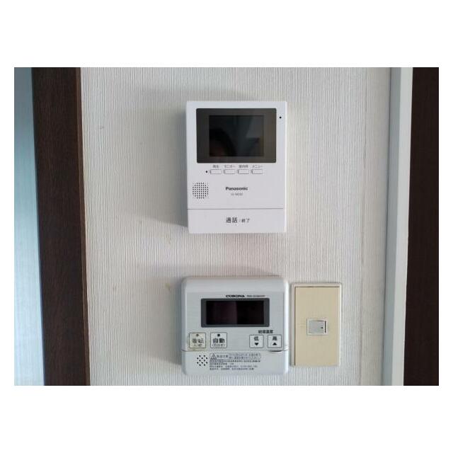 テレビモニターホンがあります。来客の顔が確認できるのはうれしいです。