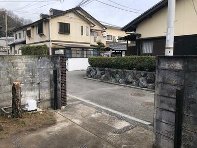 敷地北東側の前面道路