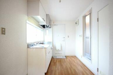 【キッチン】４．３帖でございます