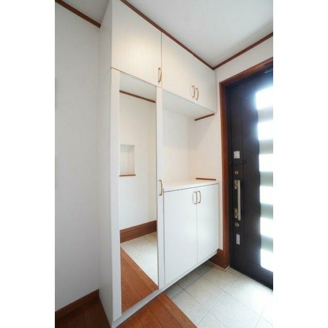 全身鏡でさっと身だしなみを確認できるので、外出前の準備がスムーズにできます♪