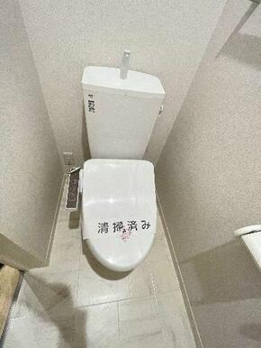 温水洗浄便座付きトイレ。