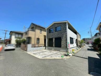 セカンドカーにも便利な駐車2台！2025.5撮影