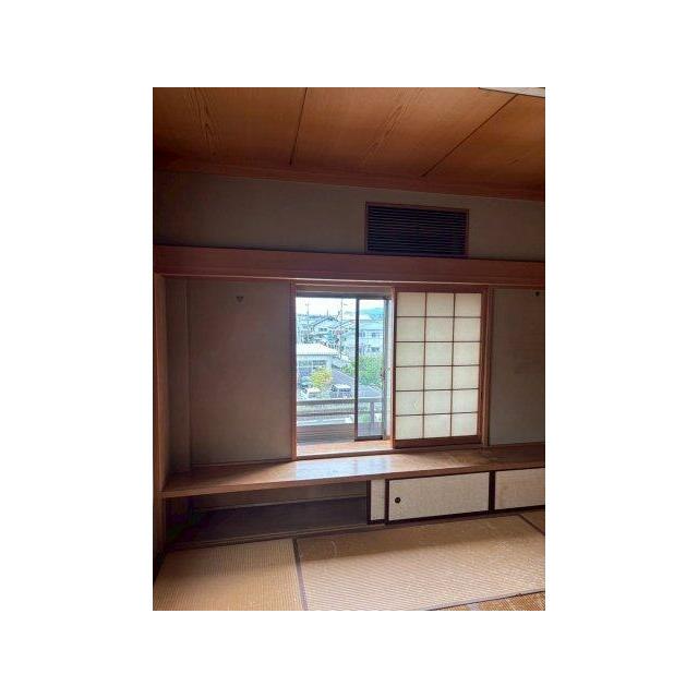 和室ならではの温かな和の空間で寛ぎの時間を過ごせます