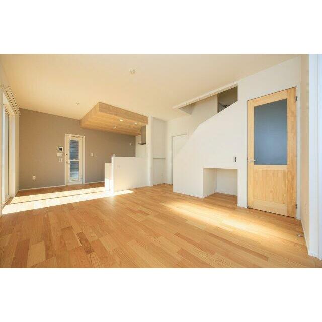 飽きの来ないシンプルで明るい室内デザイン！（施工例）