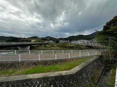 ■バルコニーから見た景色■中津川と平山橋が見えます！