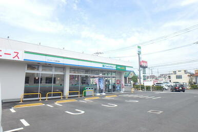 ファミリーマート ドラッグエース川越的場店