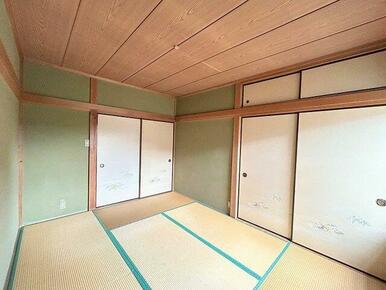 「２階和室」約６帖の和室です