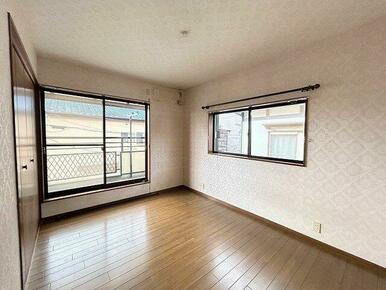 「２階南側洋室」クリーニング済みです