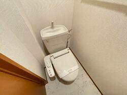 温水洗浄暖房便座付きトイレ