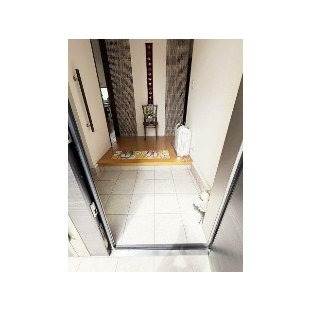 段差も低く、手すり付きの安全！