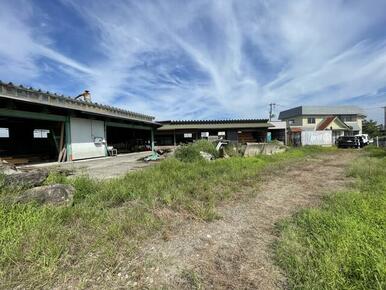 平屋建て作業場・資材置き場