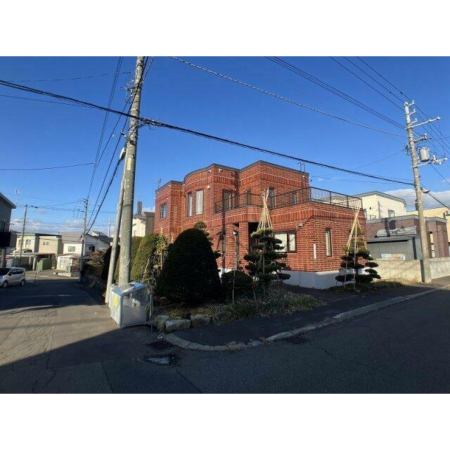 平成4年築、約60坪の敷地に佇む重厚感あるブロック造りの邸宅♪