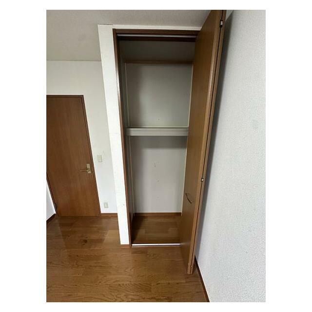 洋室2クローゼット