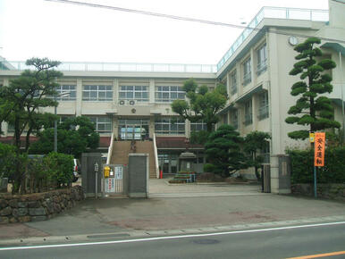 町立麻生小学校