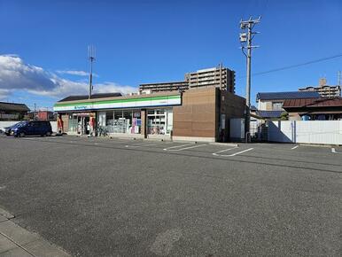 ファミリーマート三河高浜駅南店