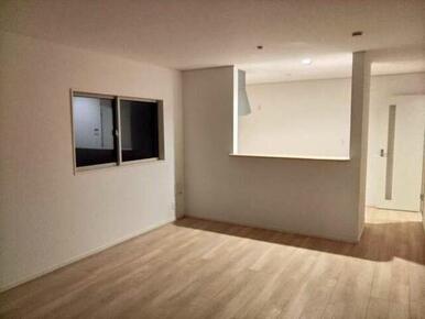 家具のデザインや配置でリビングの印象は大きく変わります。ぜひ自分の感性に合う空間を