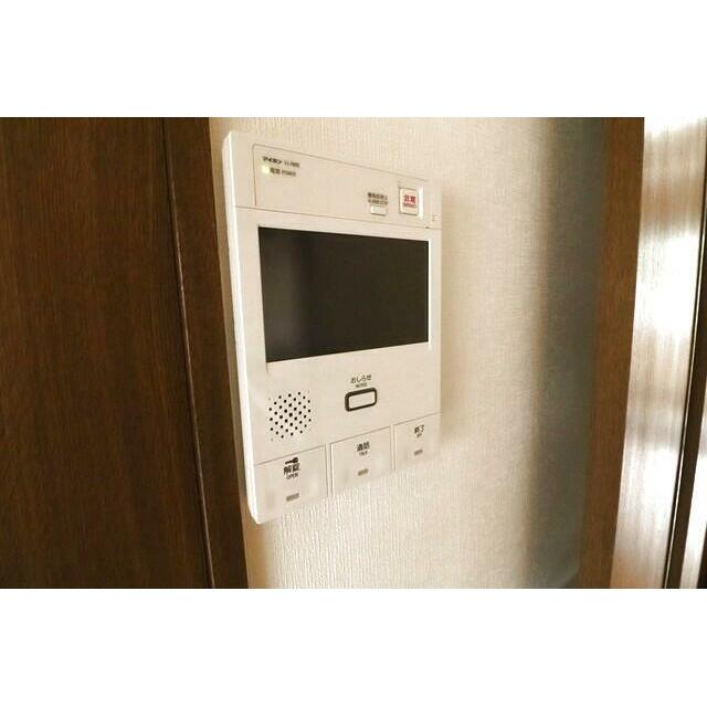 来訪者の顔が見えて安心のTVモニターフォン付☆