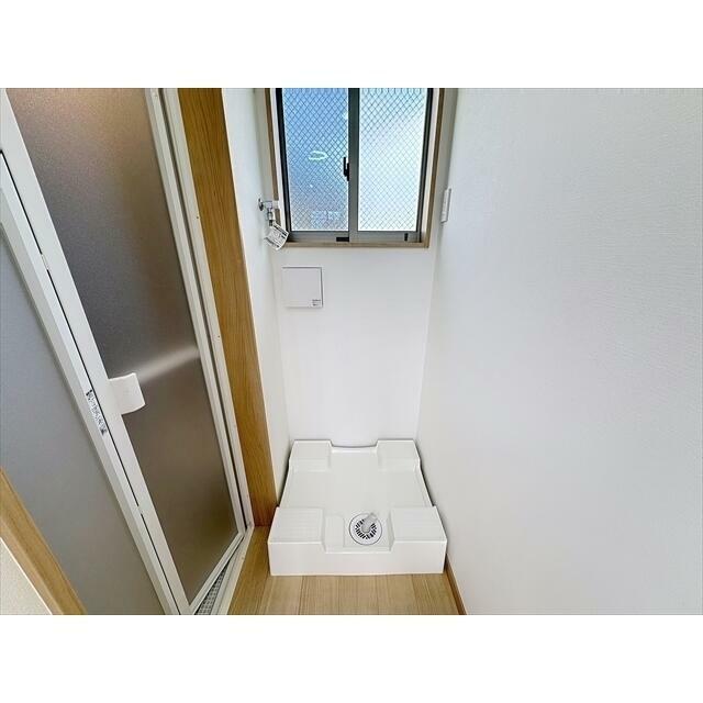 洗濯機はお風呂の手前に置けて便利