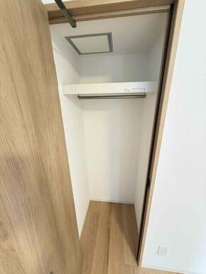 パイプハンガー付き☆畳まず衣類を掛けることができます♪