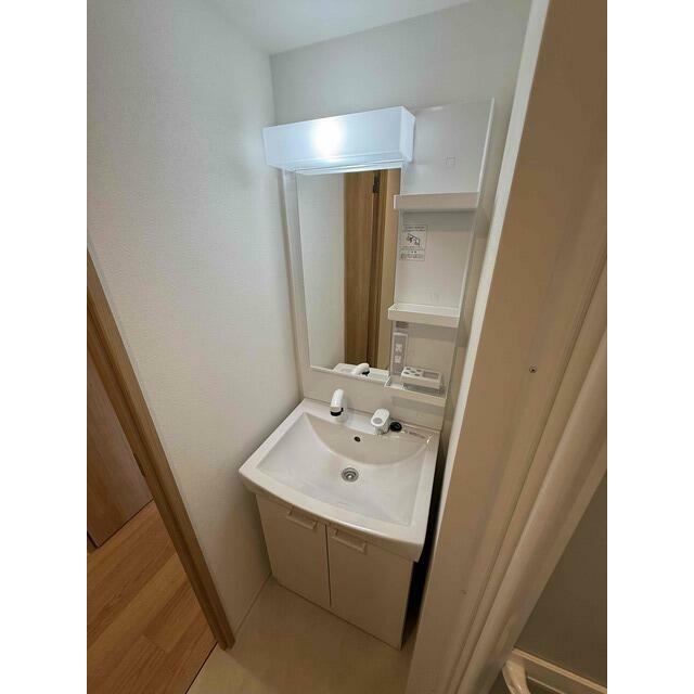 独立洗面台なら落ち着いて身支度ができます☆