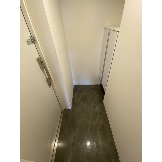 玄関には下駄箱があるのでスッキリとした空間を保てます