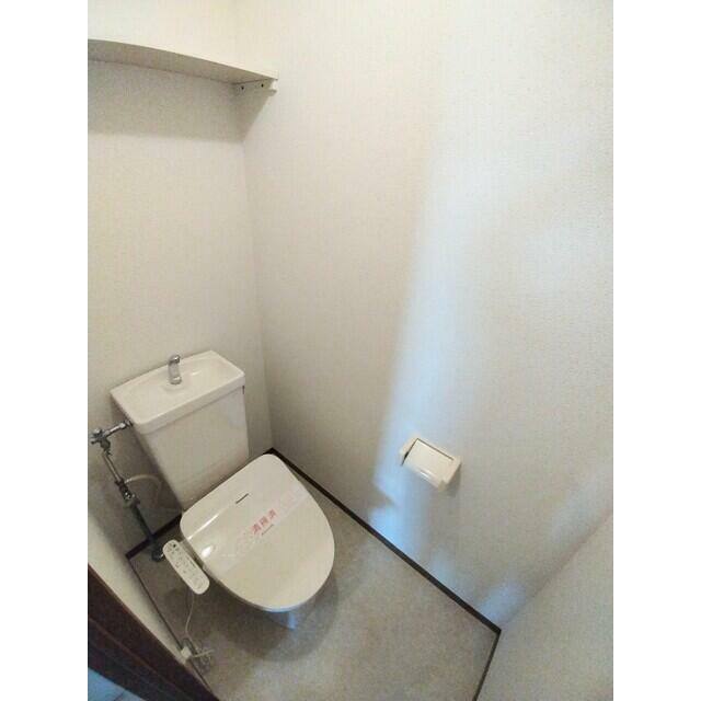 ★★トイレは嬉しい洗浄機能付き便座です♪★★