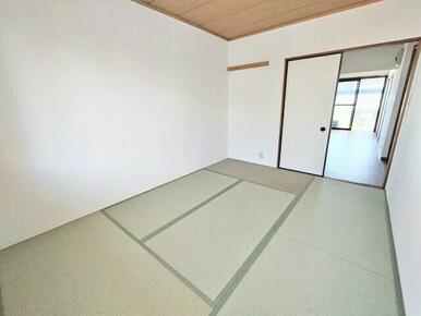 ★★北側、6帖の和室です♪★★