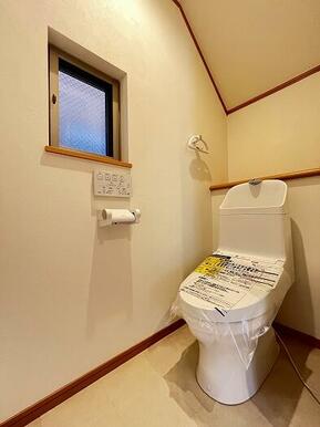 「トイレ」温水洗浄機能がついた新品に交換済みです