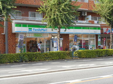 ファミリーマート新桜台店