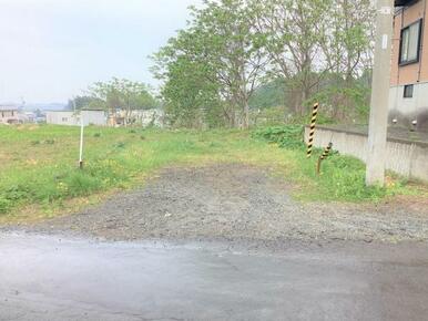 前面道路（南より）