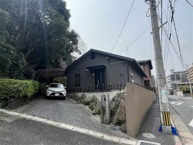 ＪＲ南小倉駅までは徒歩８分と交通の利便性良好です