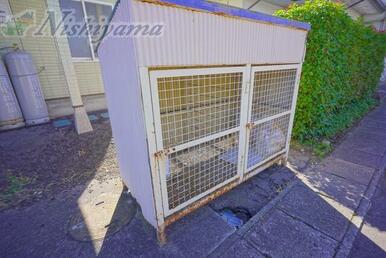 敷地内ごみ置き場