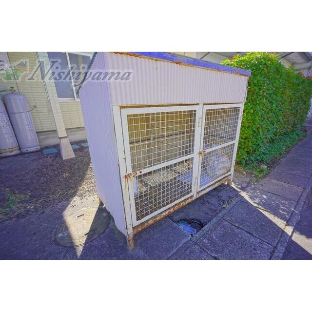 敷地内ごみ置き場