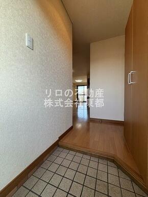 すっきりシンプルな玄関スペースです！