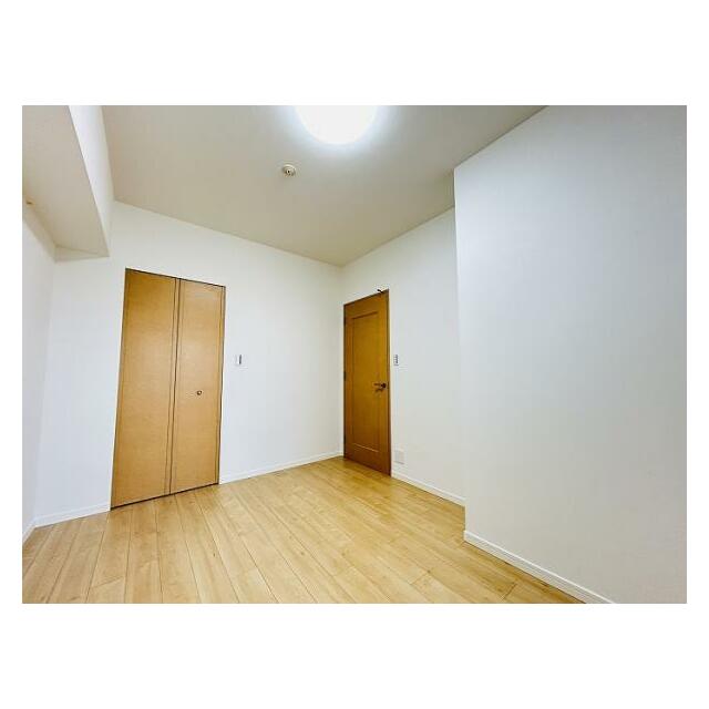 「北東側洋室」約6帖のお部屋です。