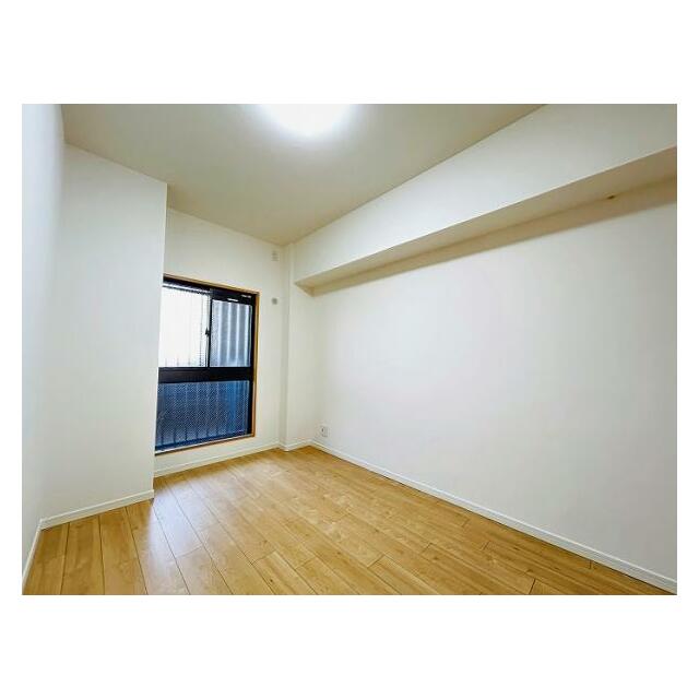 「北西側洋室」約5帖のお部屋です。
