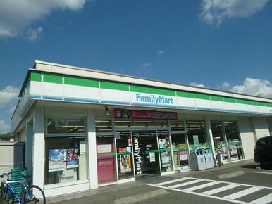 ファミリーマート青葉大場町店