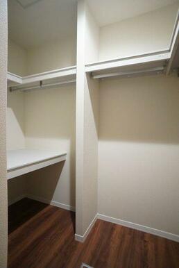 ■収納■　大容量クローゼットで収納量は豊富です。お部屋を広くご使用いただけます。