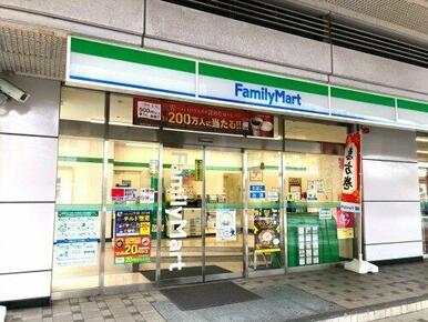 ファミリーマート 勝川駅北店