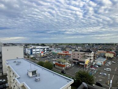 南向きのバルコニーで日当たり良好です