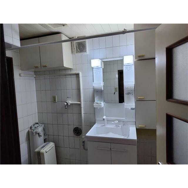 新規洗面台交換済