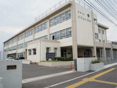 神埼市立仁比山小学校