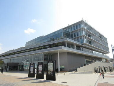 大和市立図書館