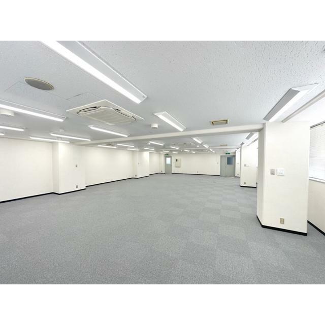 事務所仕様のOAフロア（45.6坪）