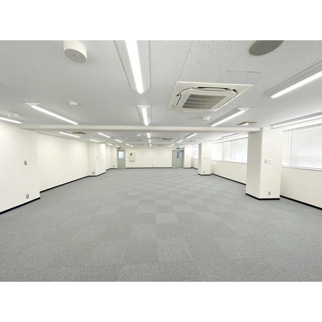 事務所仕様のOAフロア（45.6坪）