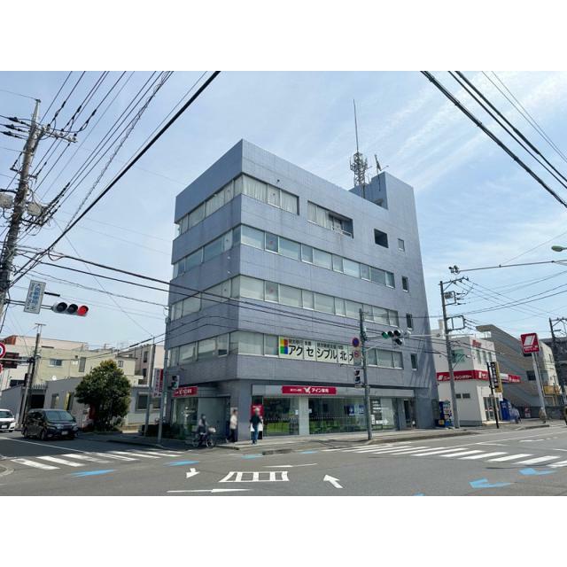 県道164号線（旧中山道）に面した角地