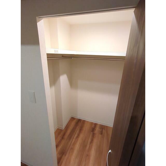6帖洋室ウォークインクローゼット※別部屋参考写真です。